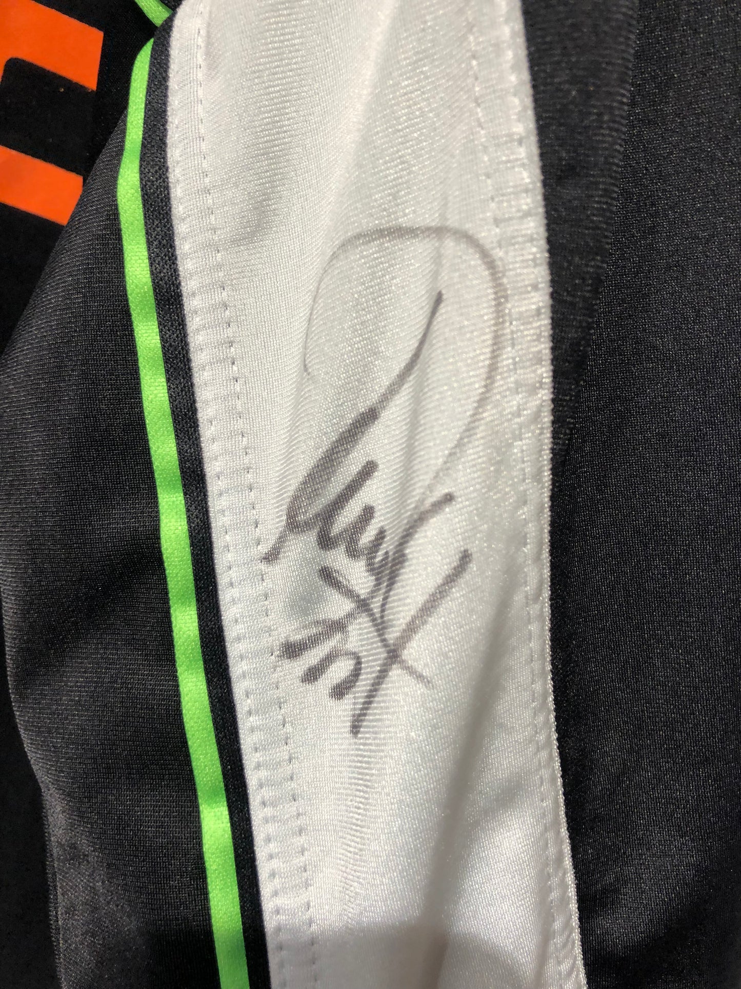 Werder Bremen 1998-99 GK Kit Signed. #1 Meissner (L)