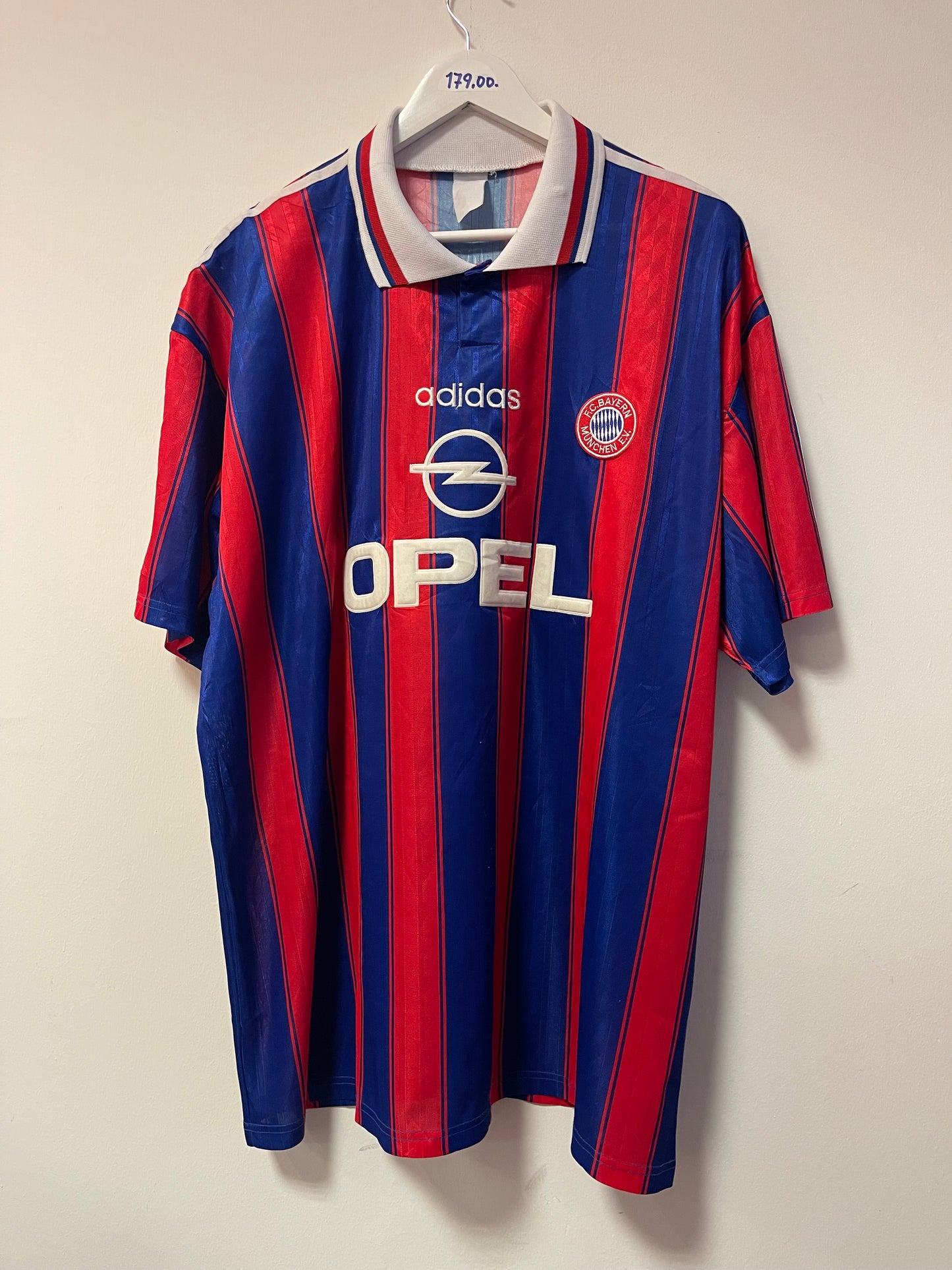Bayern München 1994-96 Home Kit. (Limited Edition) (XL)