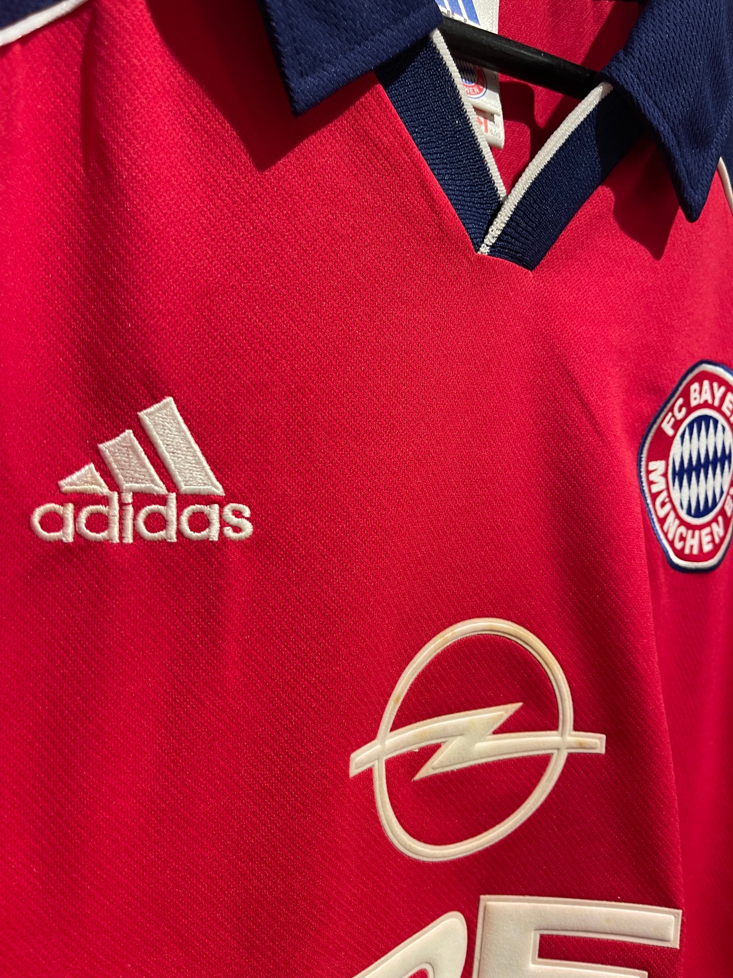 Bayern München 1999-01 Home Kit. #19 Jancker (XL).