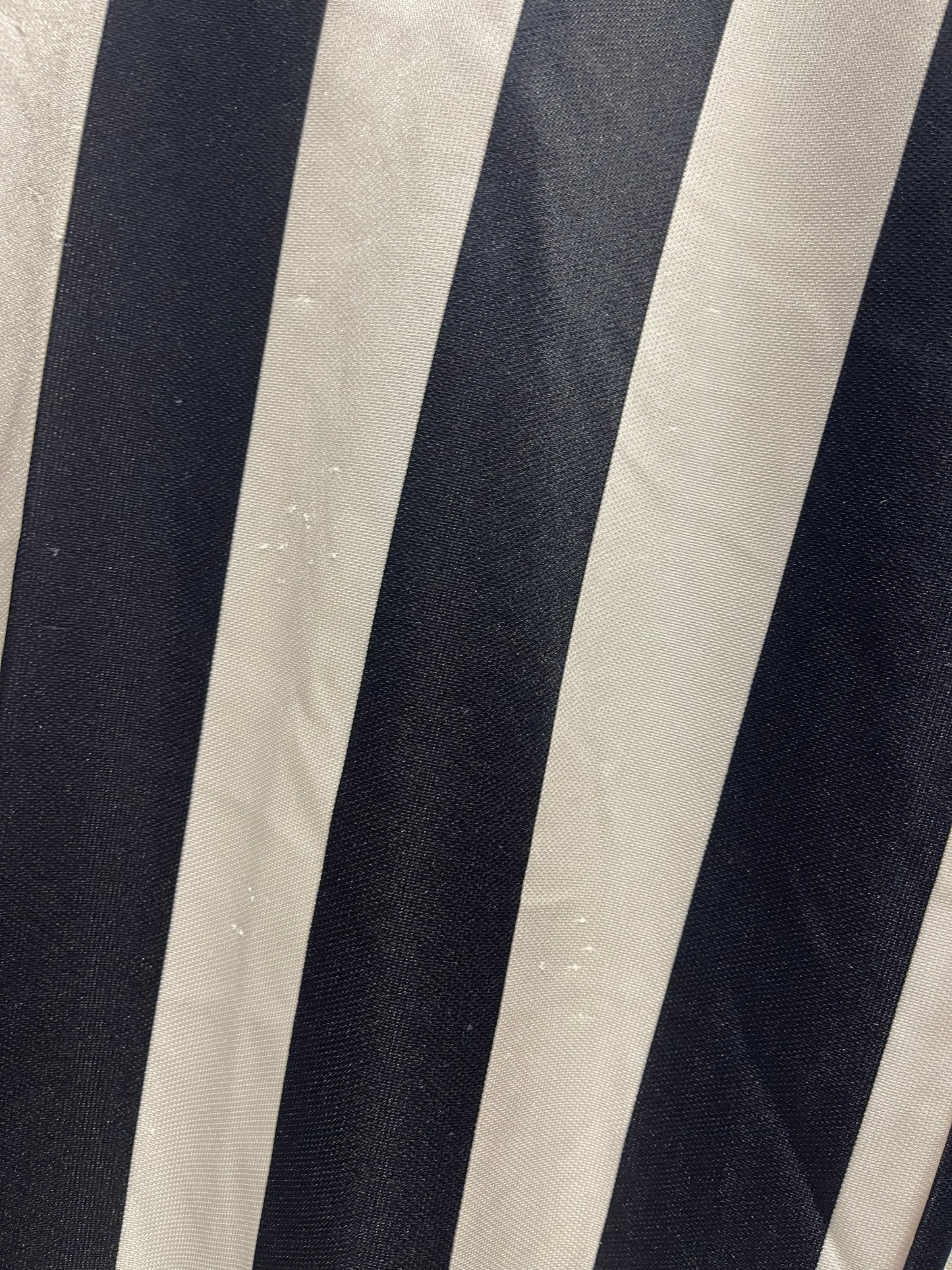 Juventus 1994-95 Home Kit. (XL)