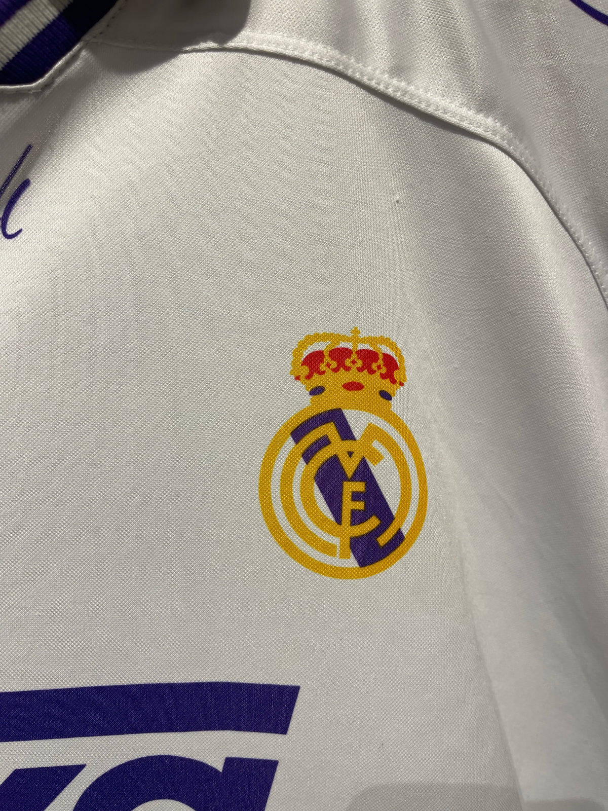 Real Madrid 1994-96 Taquy Home Kit. #10 Laudrup. (XL)