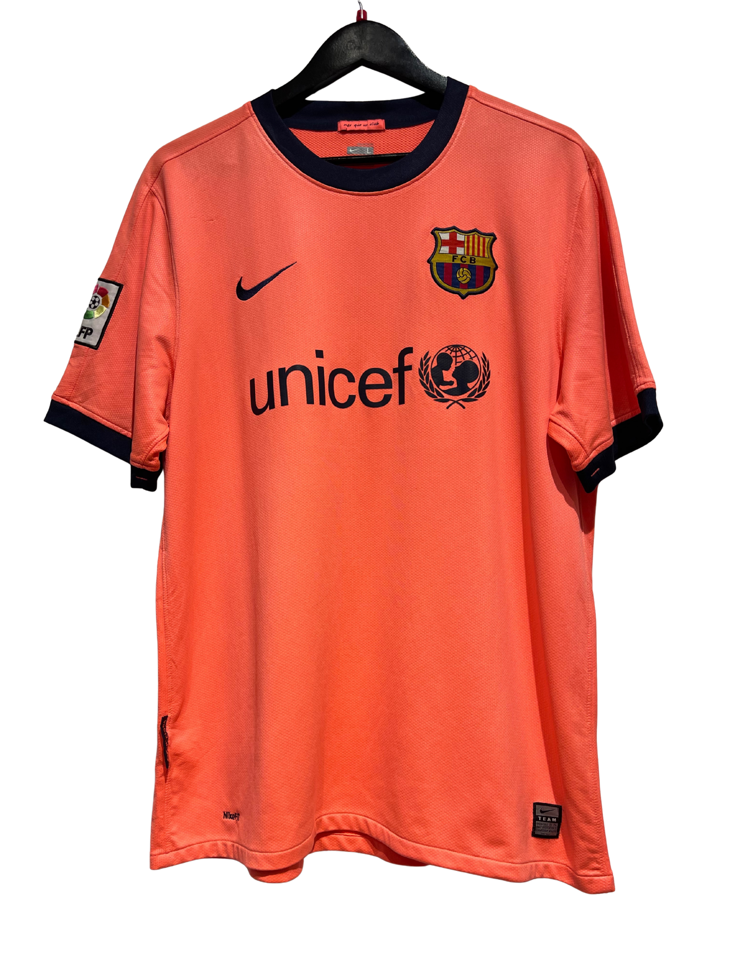 FC Barcelona 2009-10 Away Kit. (L)