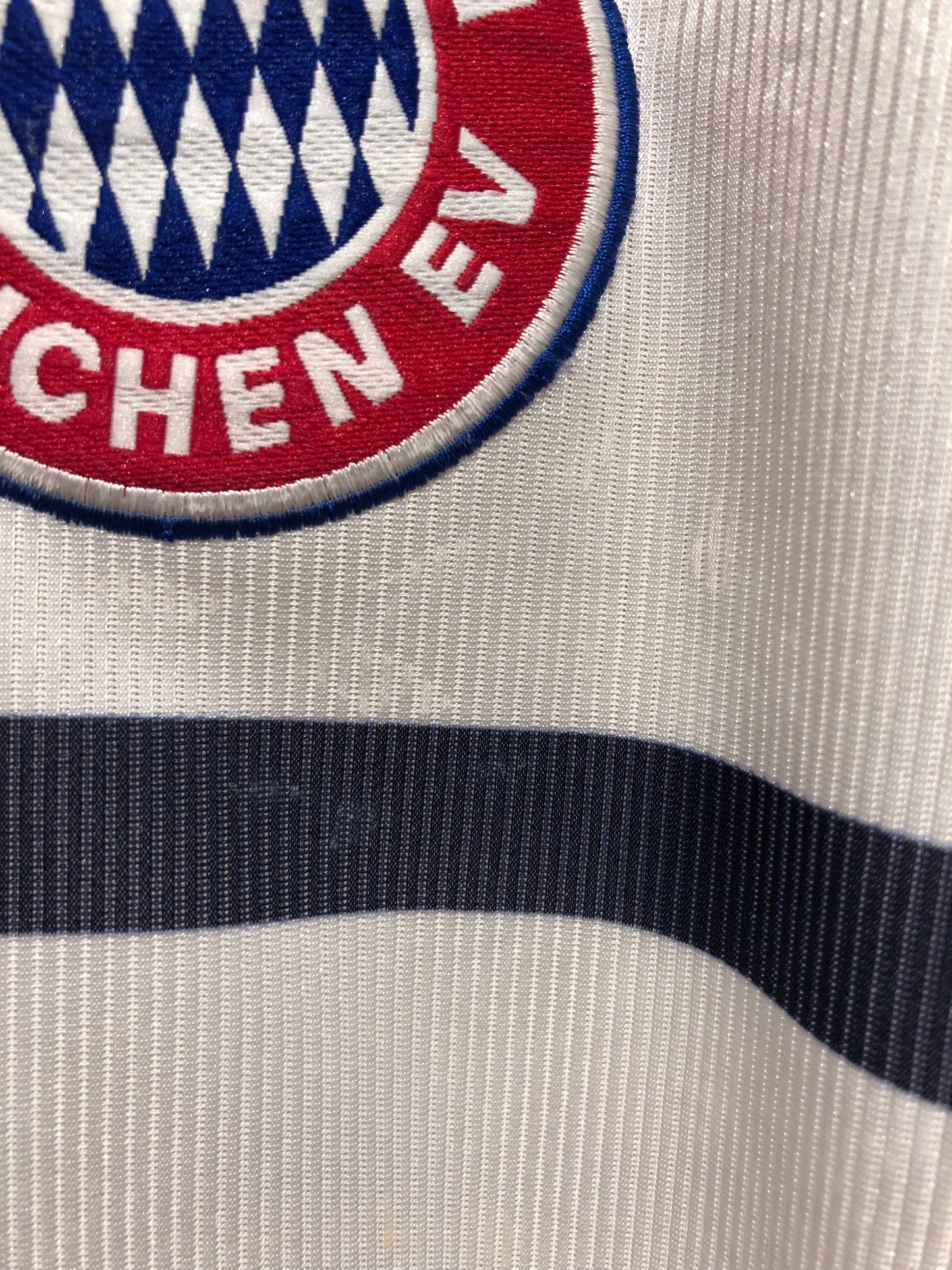 FC Bayern München 1998-00 Away Kit. (XL)
