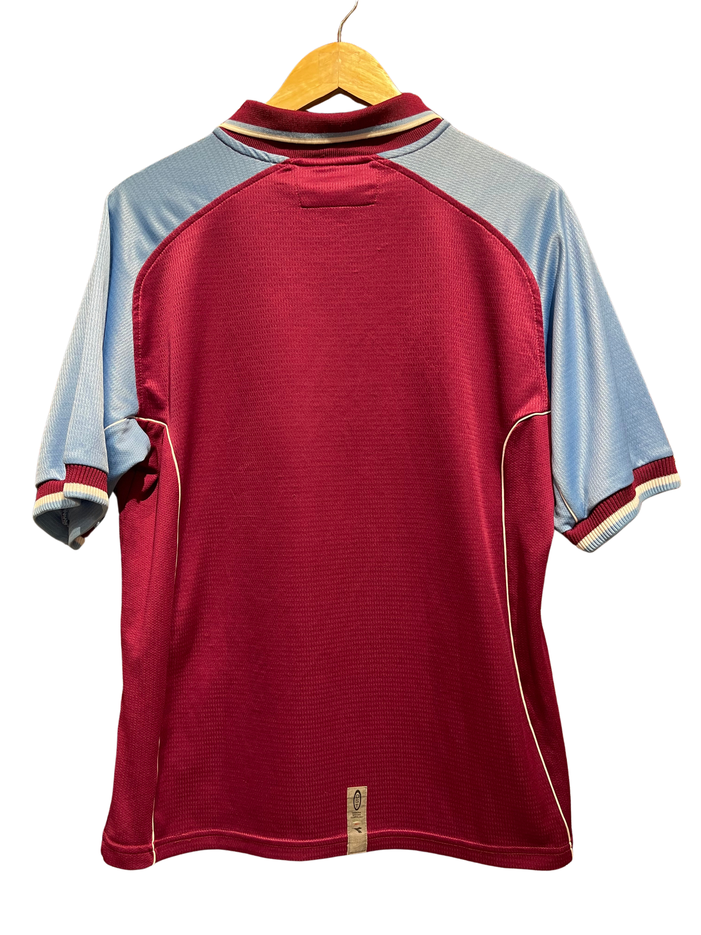 Aston Villa 2000-01 Home Kit. (M).