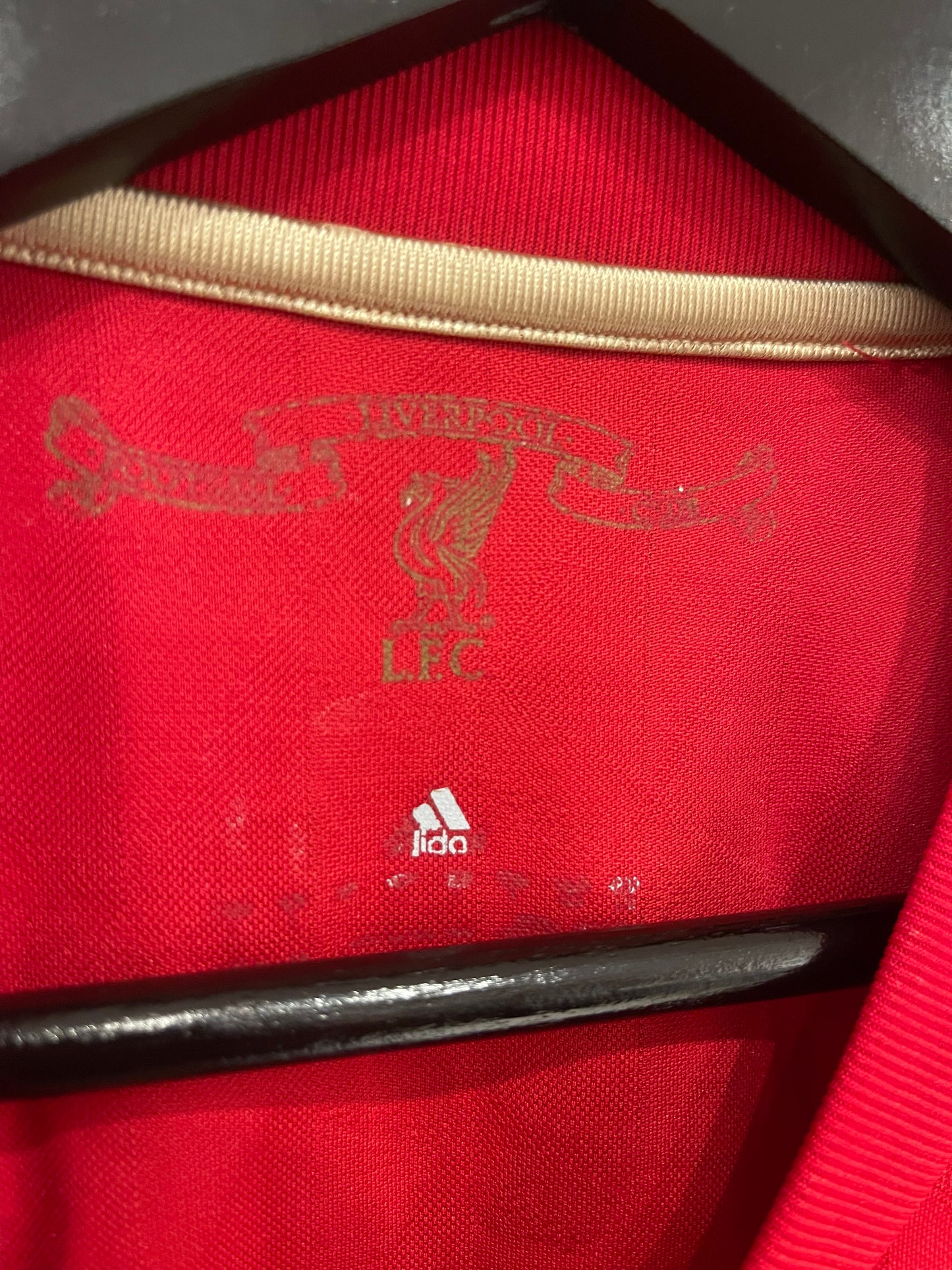 Liverpool FC 2010/11 Home Kit. #7 Suarez. (L/XL)