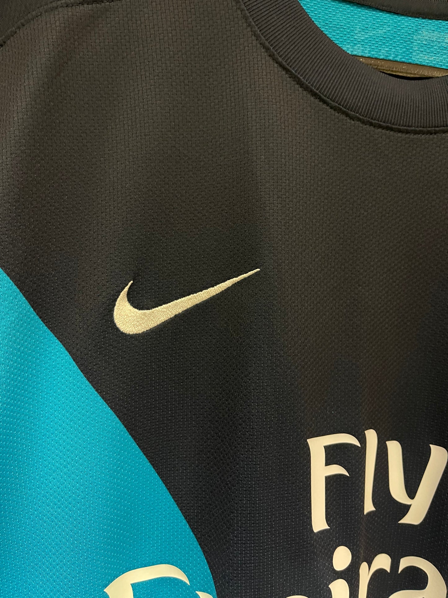 Arsenal 2011/12 Away Kit. #10 V. Persie. (M)