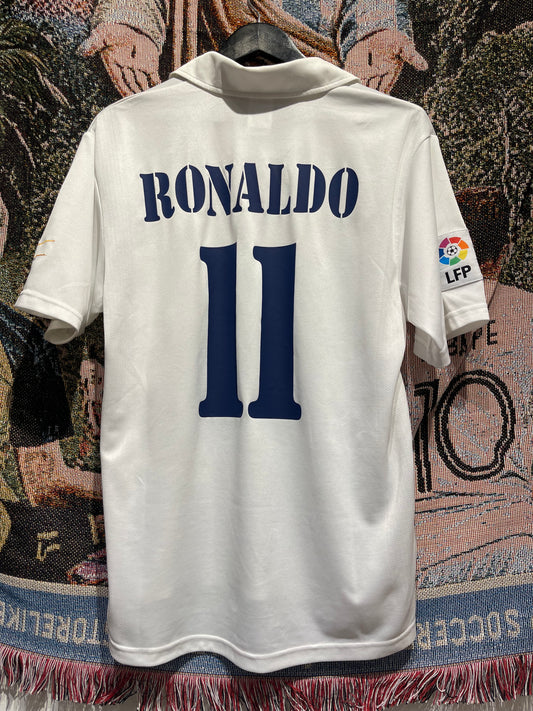 Real Madrid 2001-02 Home Kit. #11 Ronaldo.(M)