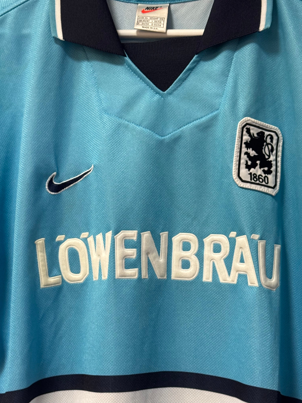 1860 München 1997-98 Home Kit. #11 Winkler. (XL) (Signed).
