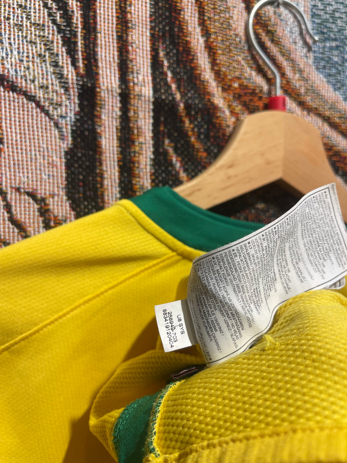 Brazil 2010 Home Kit. (L) #10 Kaká.