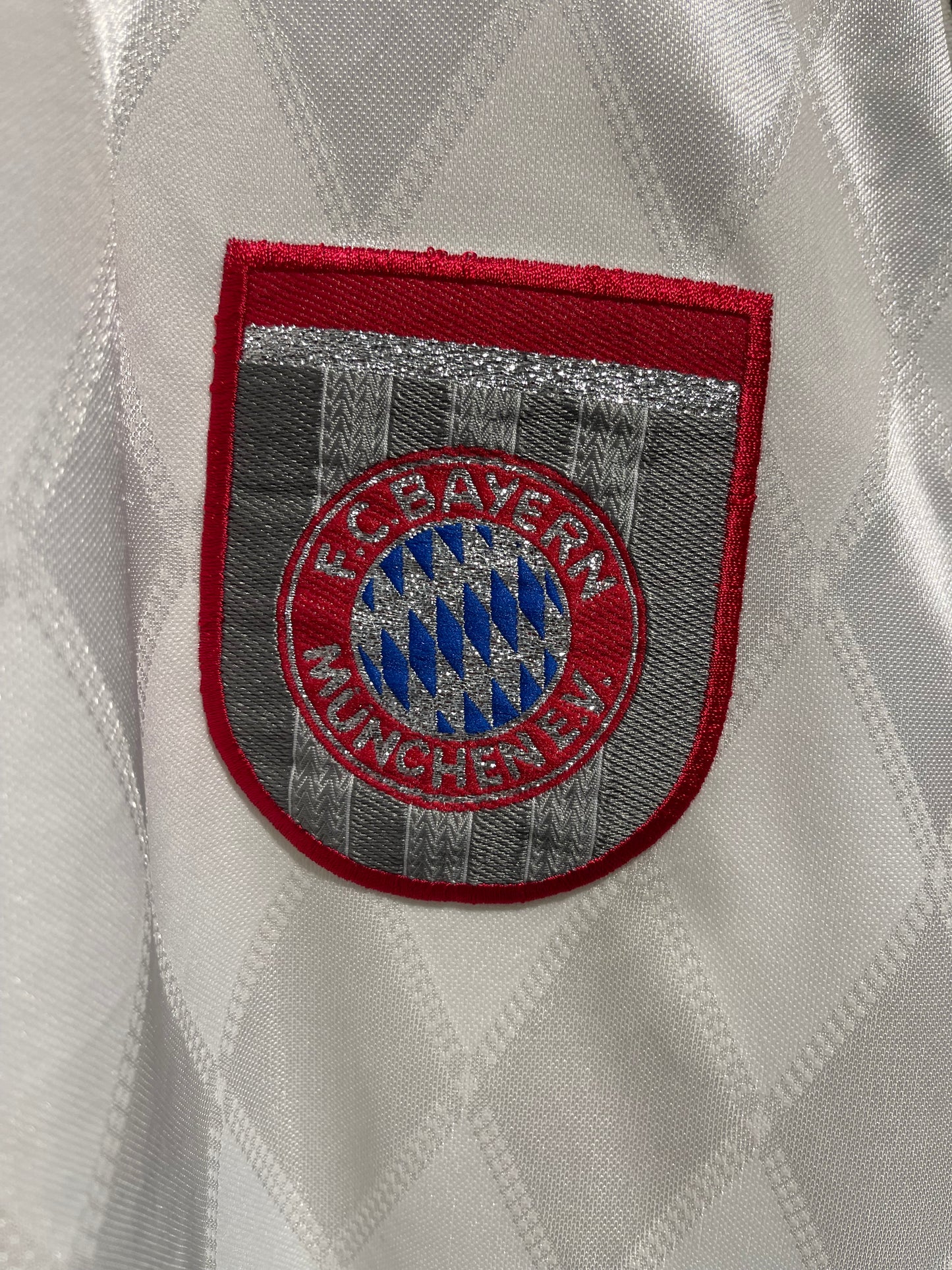 Bayern München 1995/1996 Away Kit. (XL)