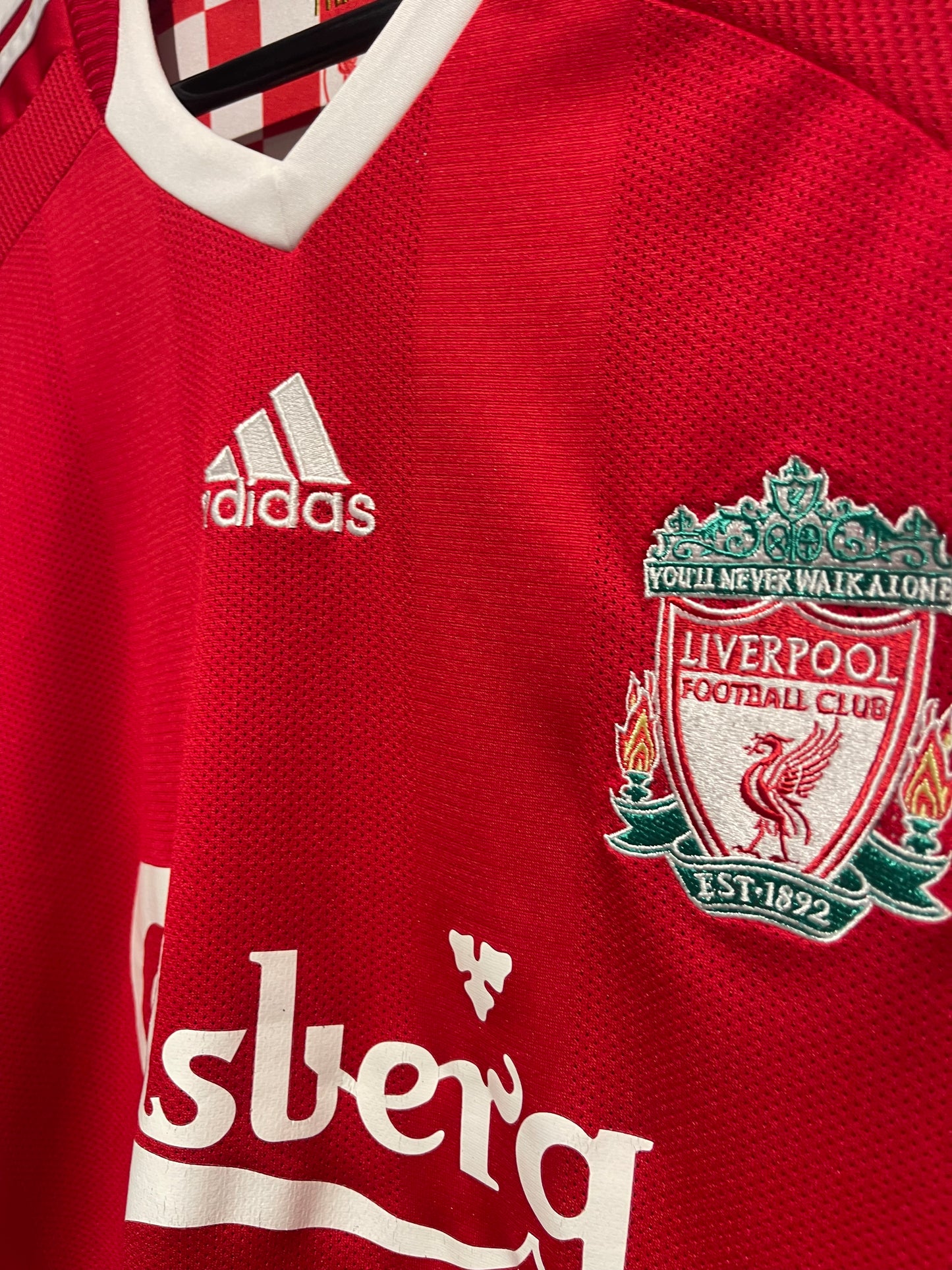 Liverpool FC 2008-10 Home Kit. #8 Gerrard (L)