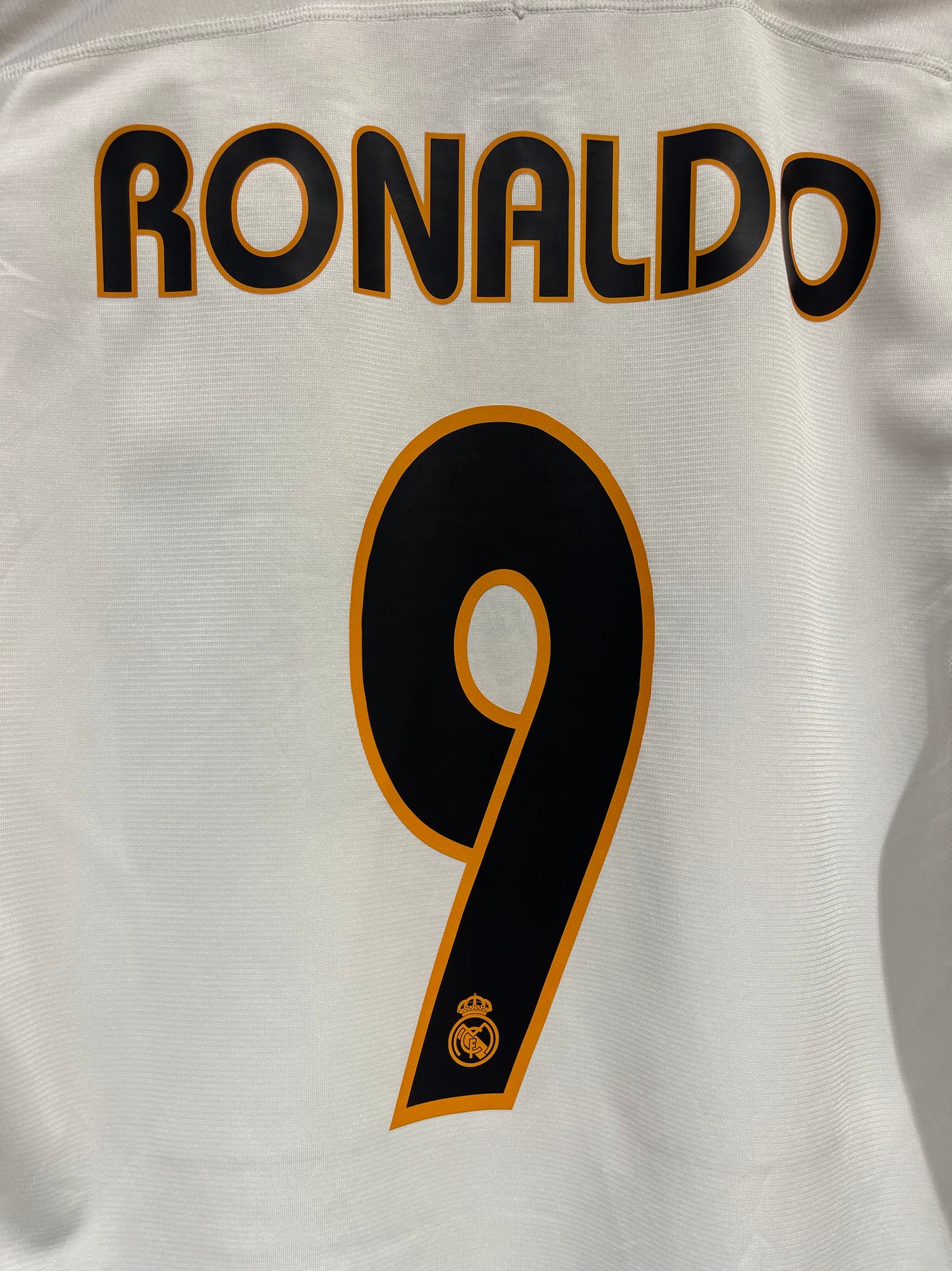 Real Madrid 2003-04 Home Kit. #9 Ronaldo. (M/L)