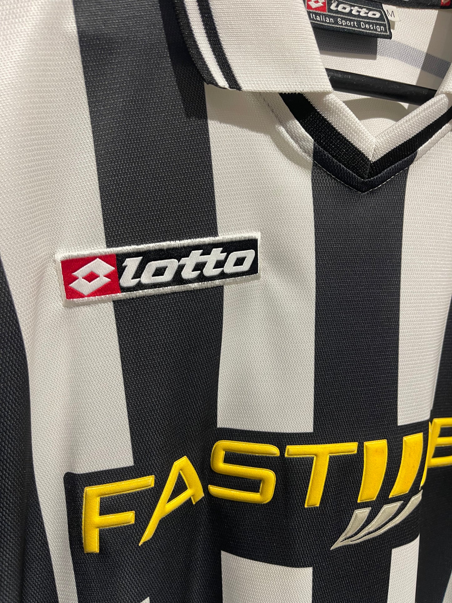 Juventus FC 2001-02 Home Kit. (M)