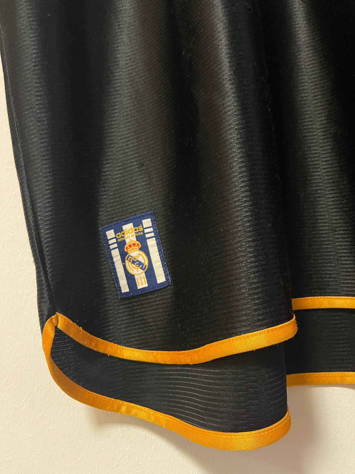 Real Madrid 1999-00 Away Kit. (XL) #6 Redondo.