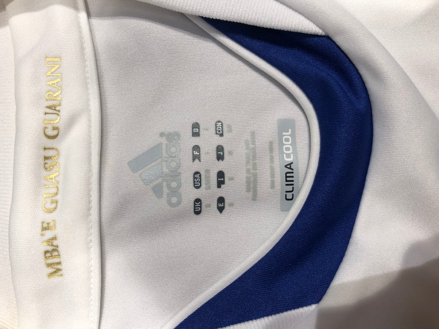 Paraguay 2011 Away Kit. (S)