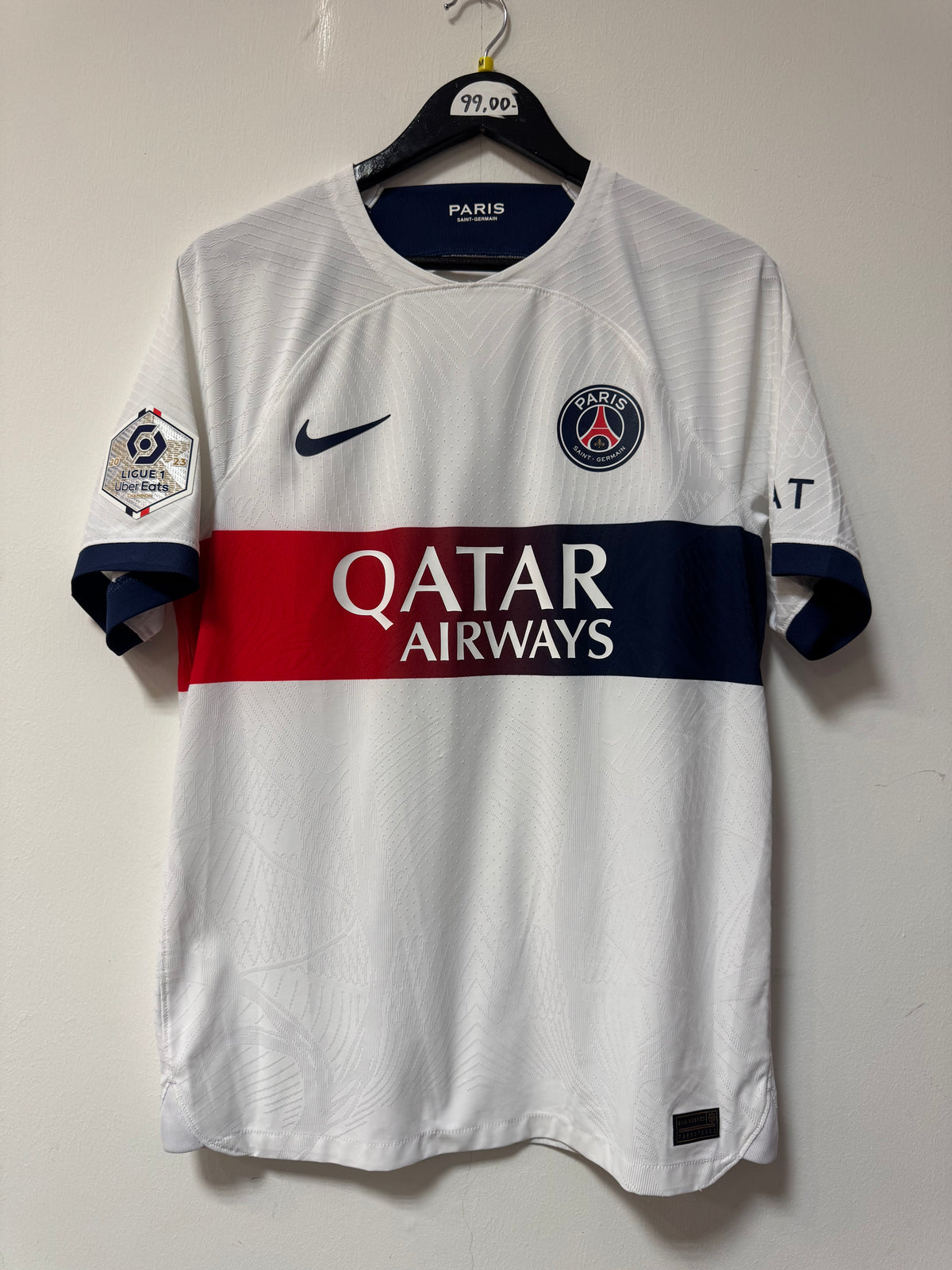 PSG 2023-24 Away Kit. #7 Mbappé. (M).