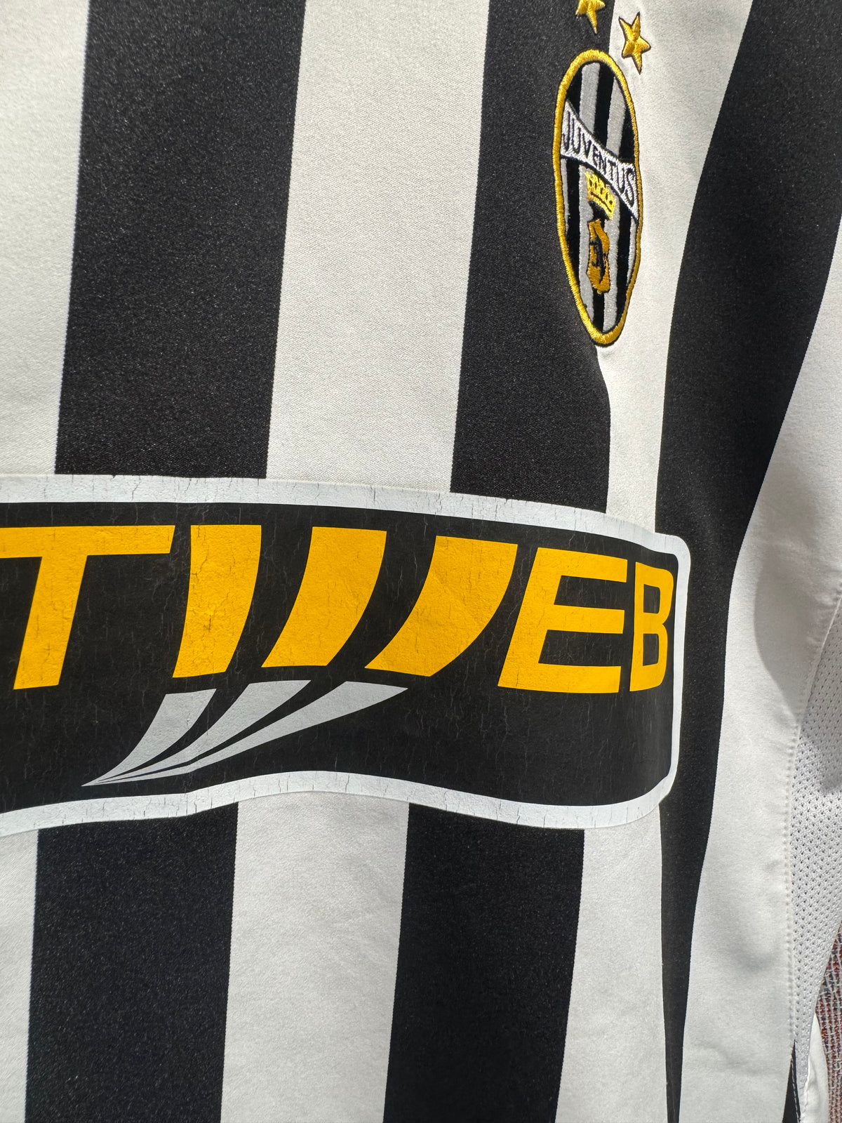 Juventus 2003-04 Home Kit. (M)