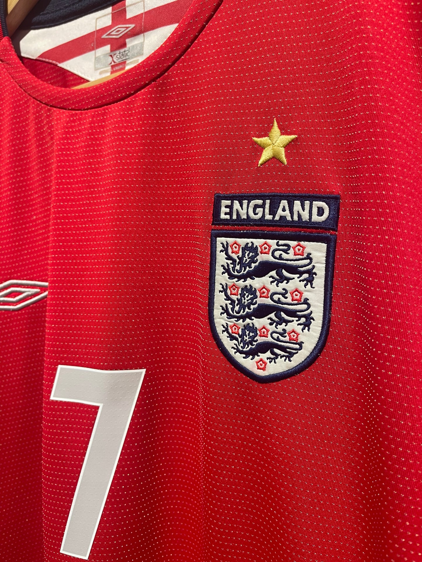 England 2004 Away Kit. (L) #7 Beckham.