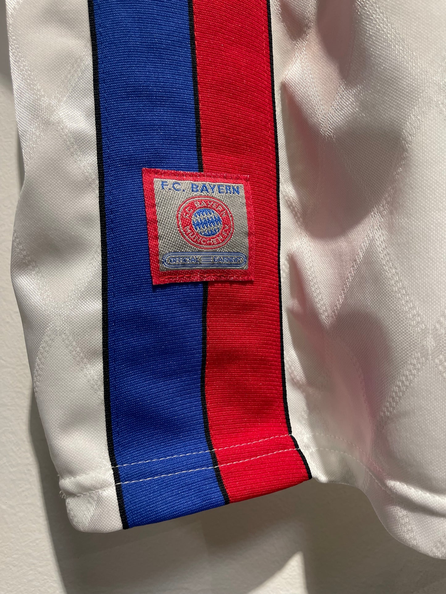 Bayern München 1995/1996 Away Kit. (XL)