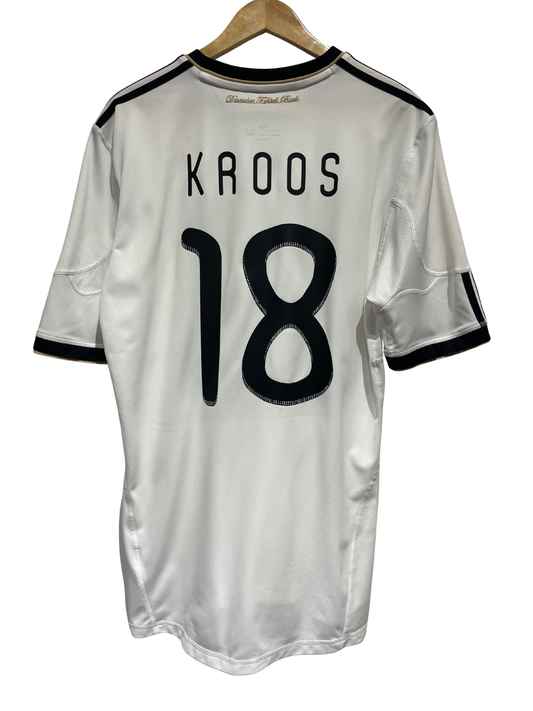 Deutschland 2010 Home Kit. #18 Kroos. (L)