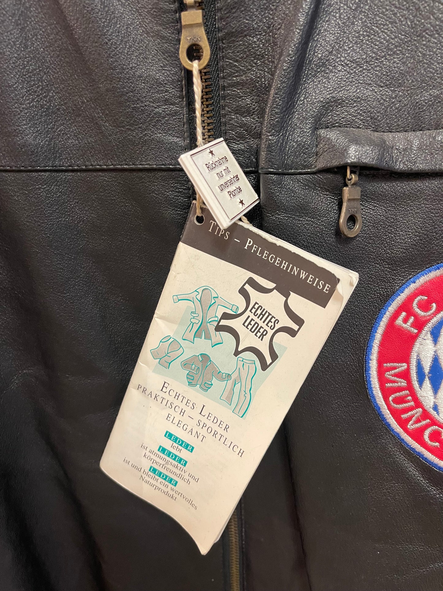 FC Bayern München 90s Leather Jacket. (L)