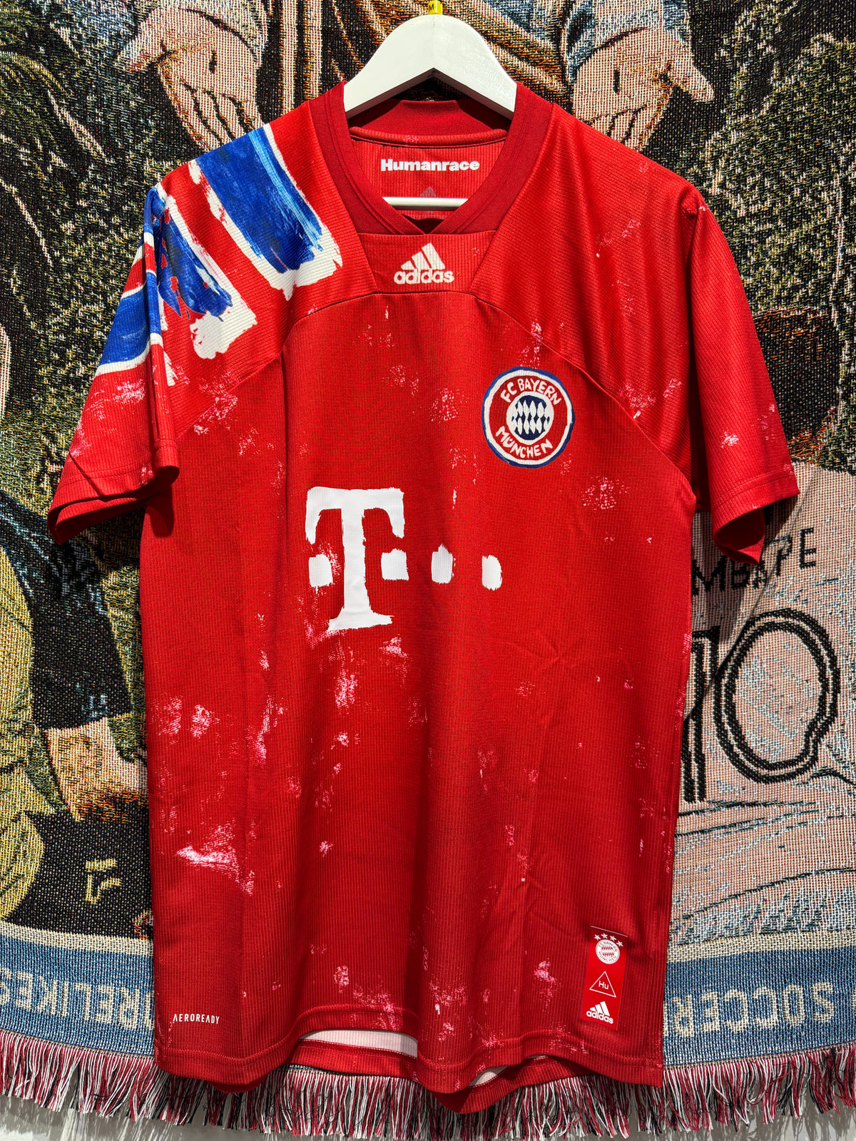 Bayern München 2020-2021 adidas x Humanrace 4th Kit. (M)