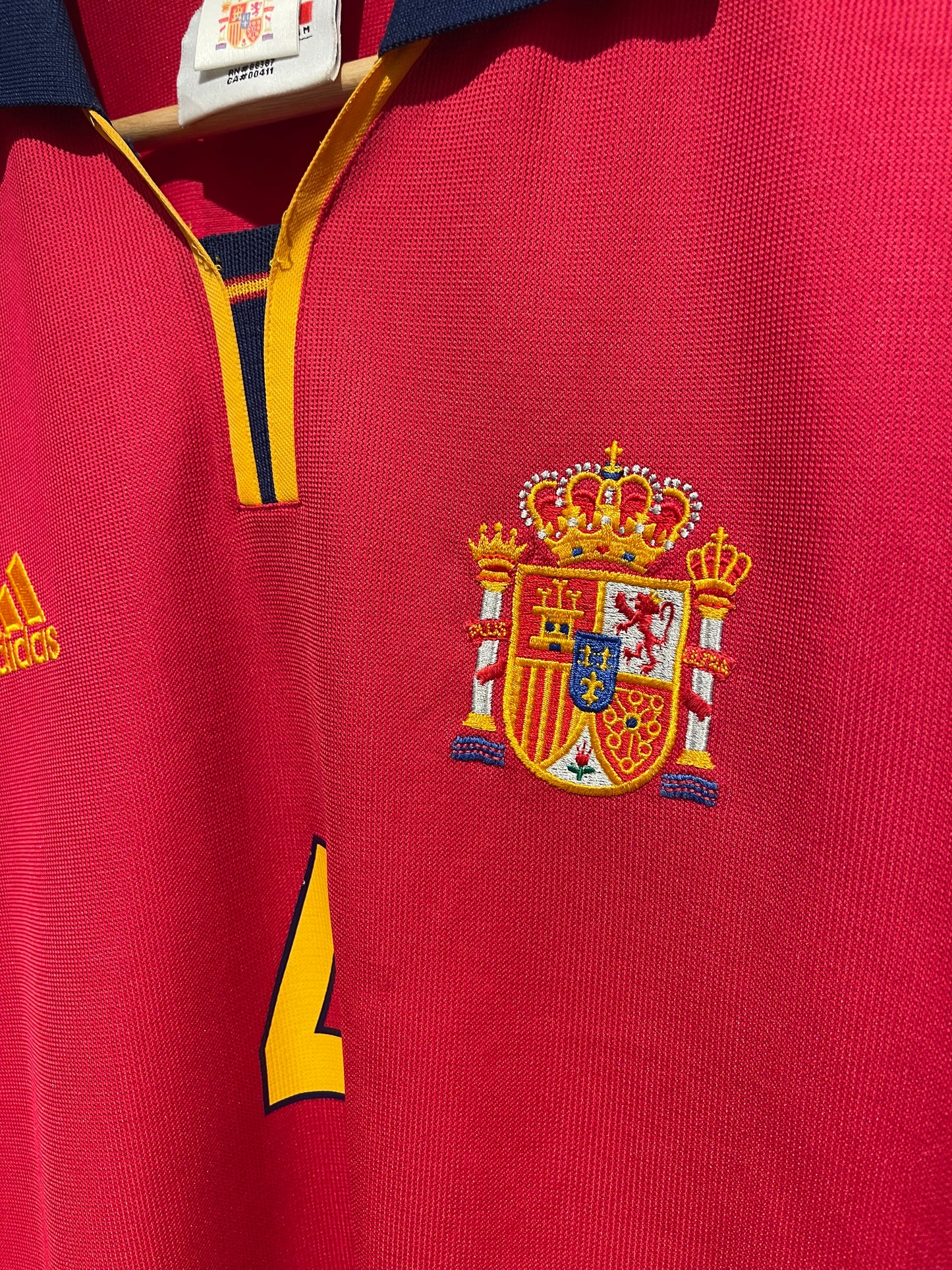 Spain 2000 Home Kit. #4 Guardiola. (M).