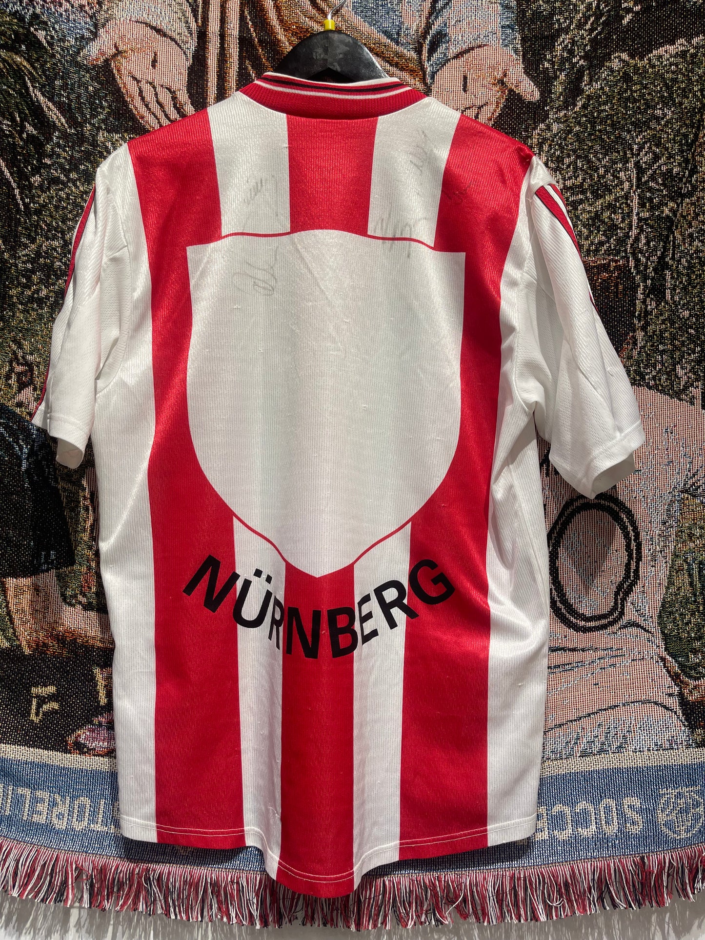 1. FC Nürnberg 1998-00 Away Kit.(M) (Signed)