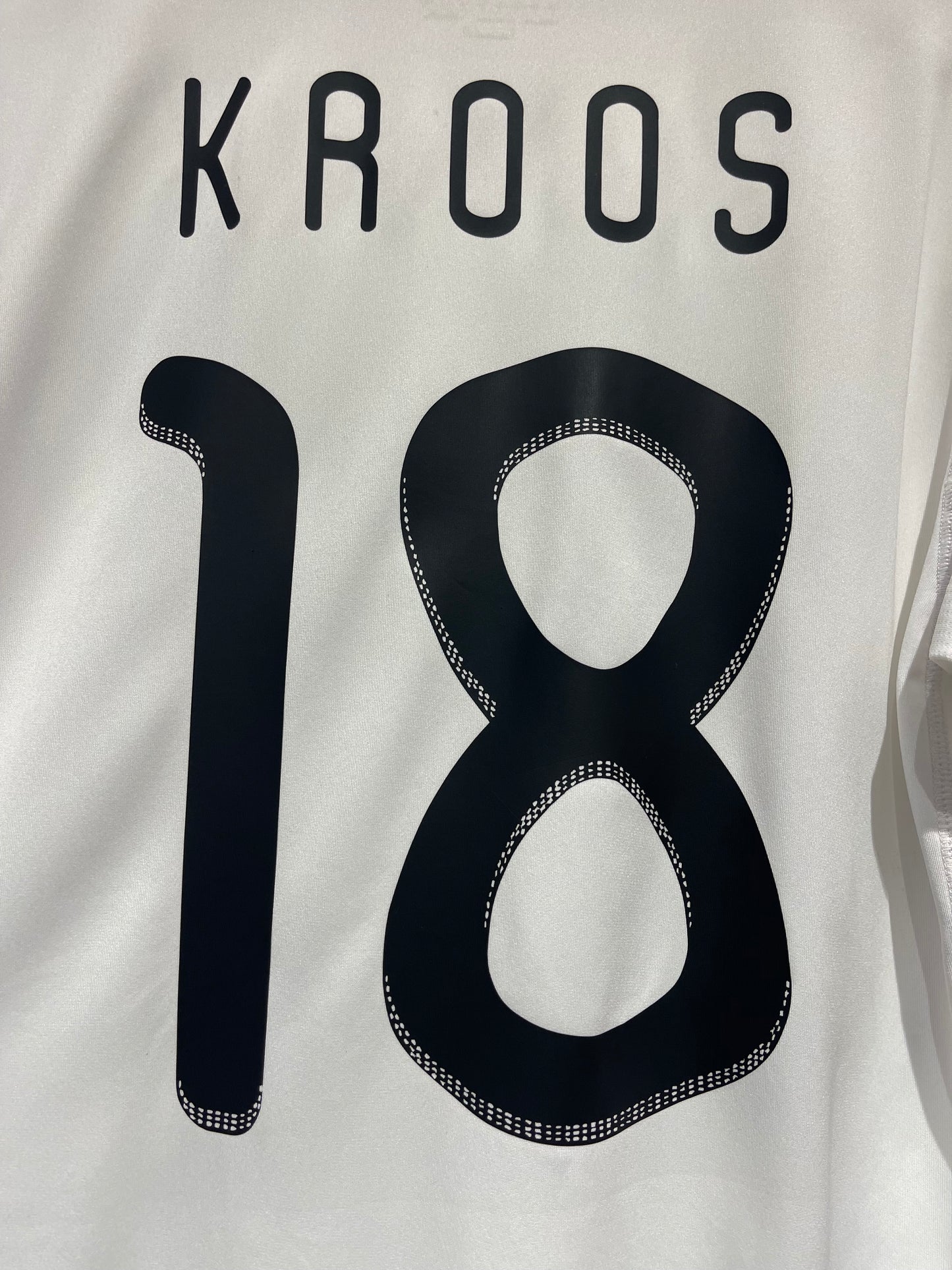Deutschland 2010 Home Kit. #18 Kroos. (L)