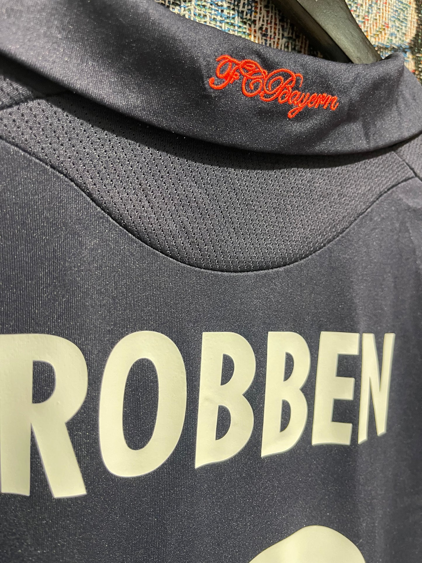 FC Bayern München 2008/09 Away Kit. #10 Robben. (XL)