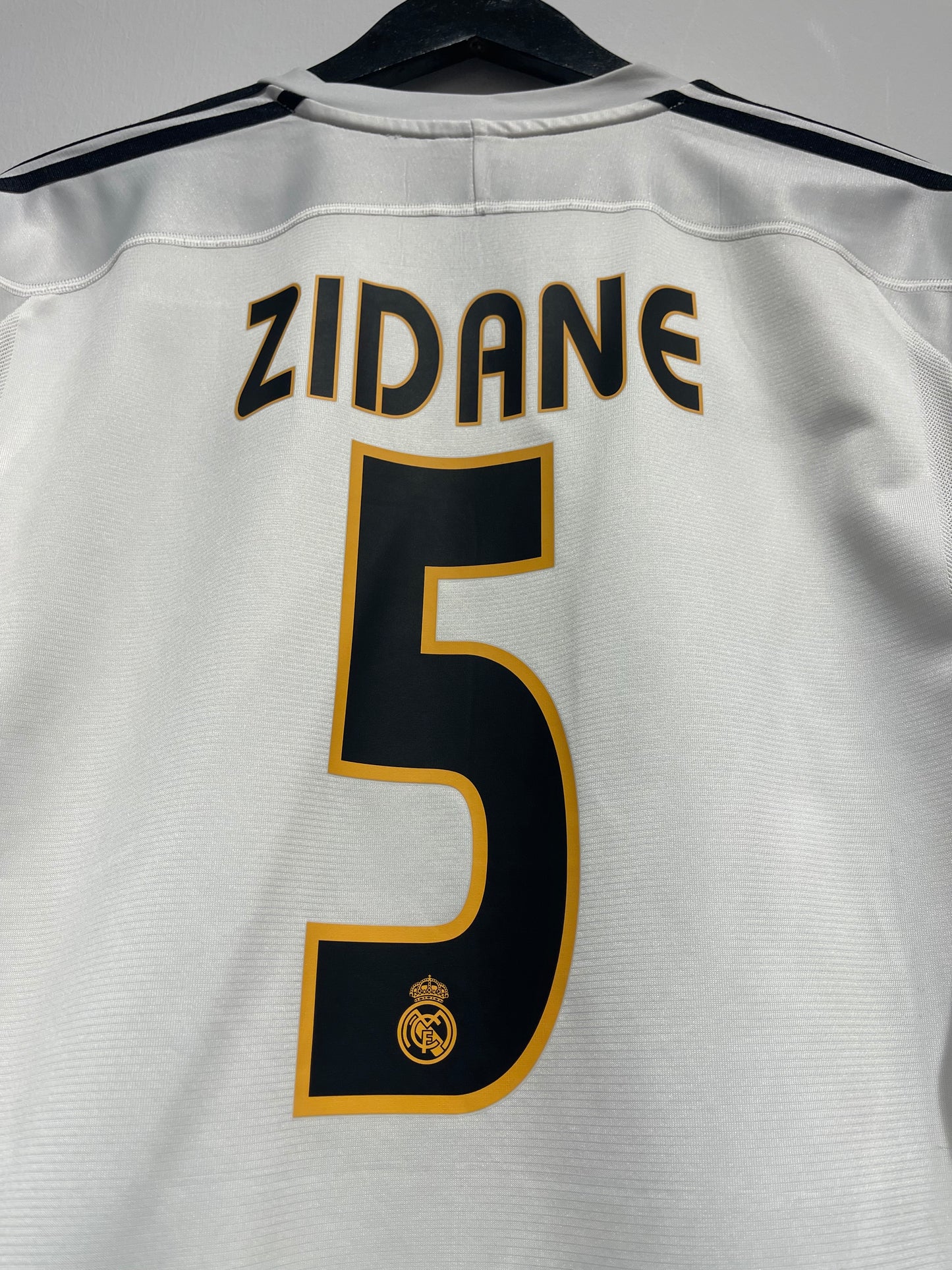 Real Madrid 2003-04 Home Kit. #5 Zidane. (L)