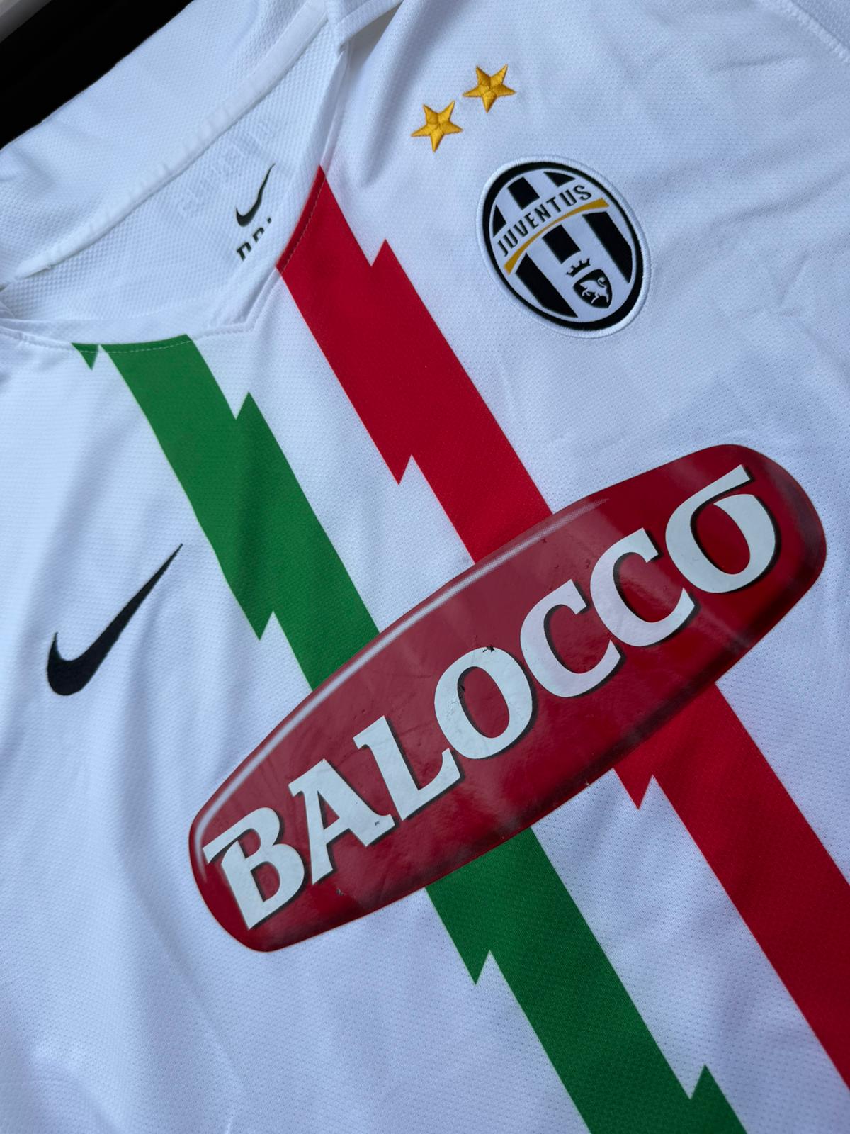 Juventus 2011-12 Away Kit. #14 Aquilani (L)