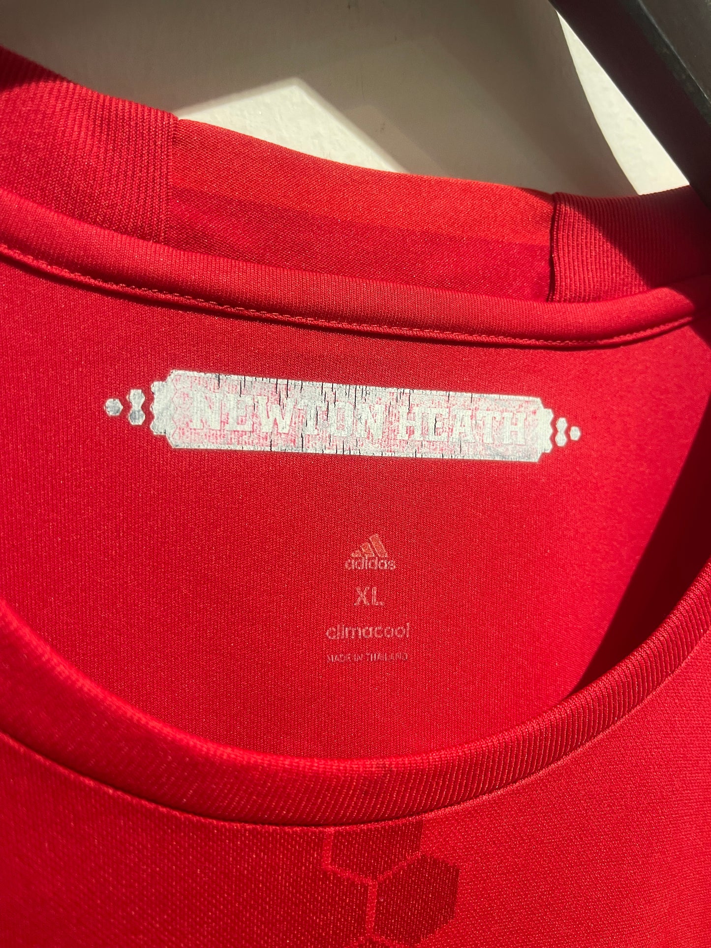 Manchester United 2015-16 Home Kit. #22 Mkhitaryan (XL)