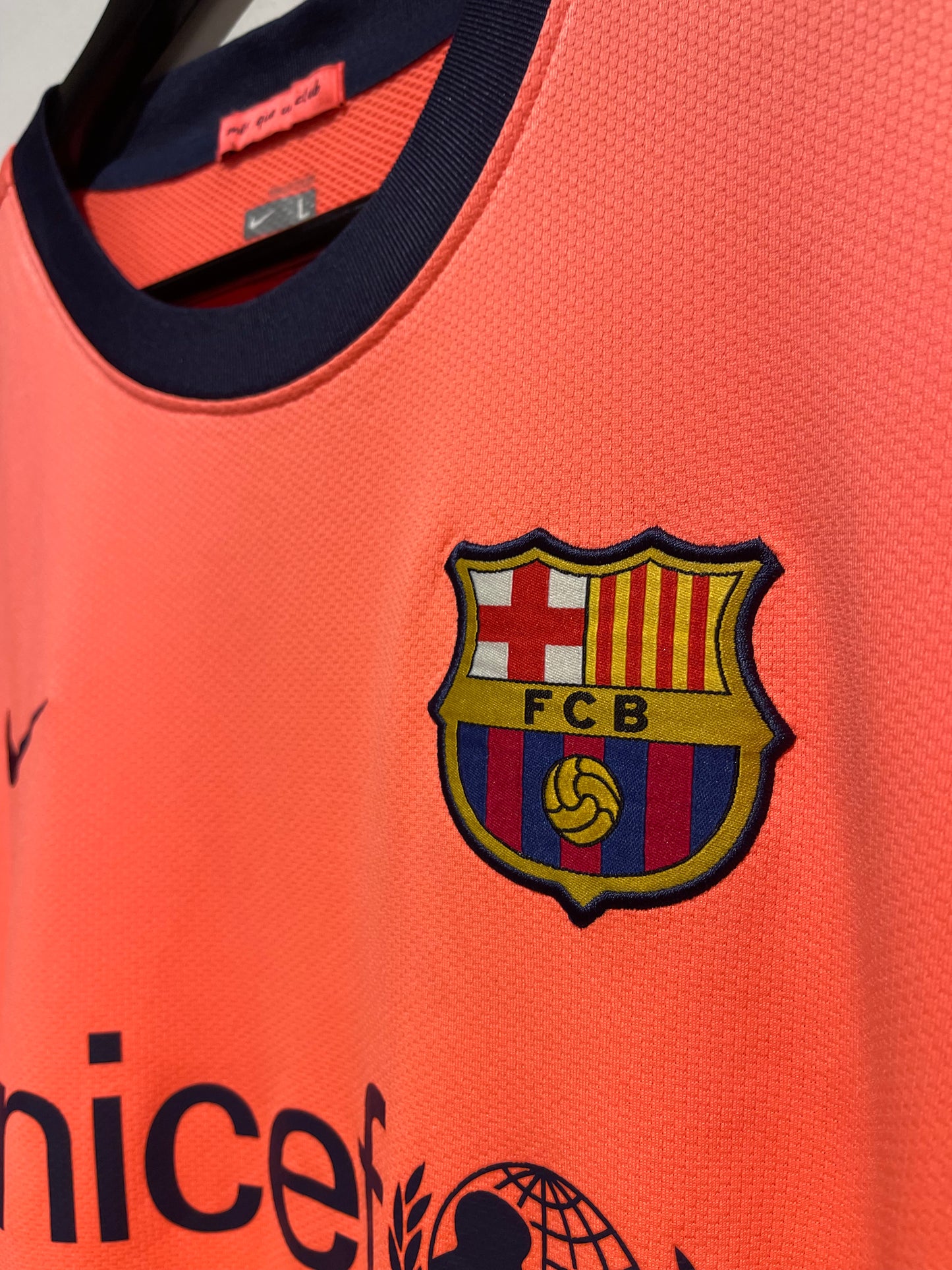 FC Barcelona 2009-10 Away Kit. (L)