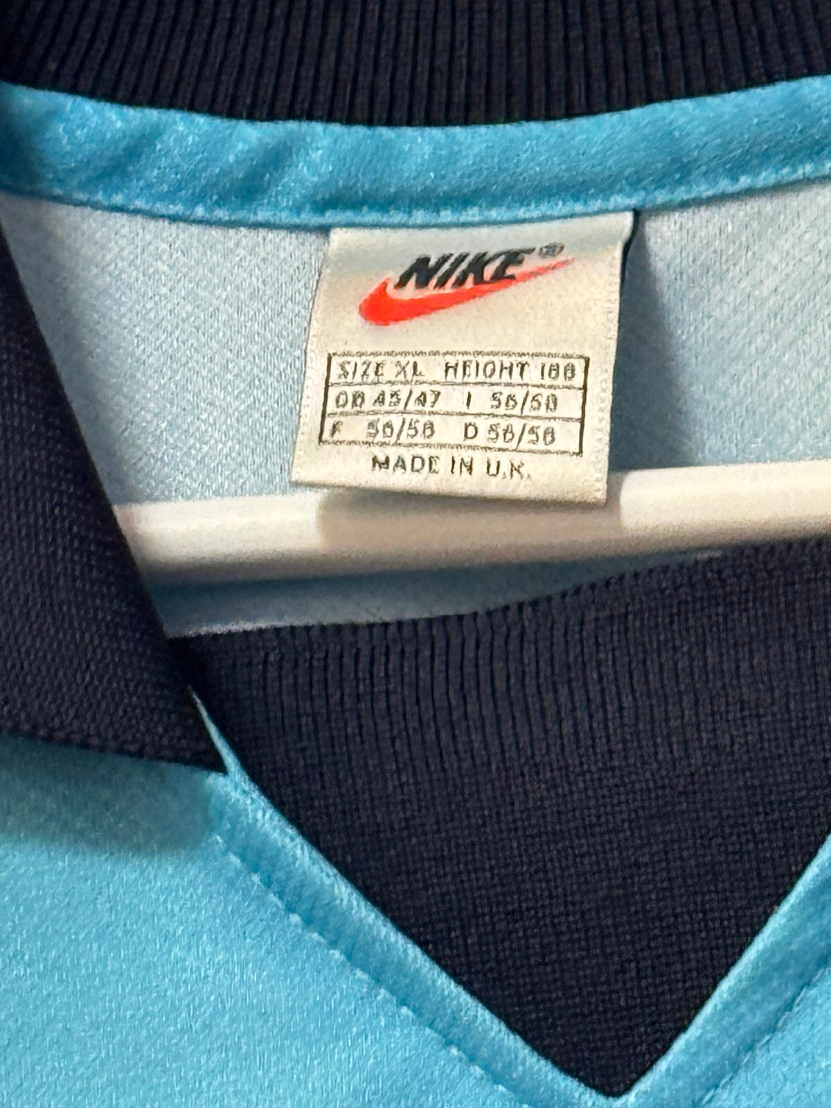 1860 München 1997-98 Home Kit. #11 Winkler. (XL) (Signed).