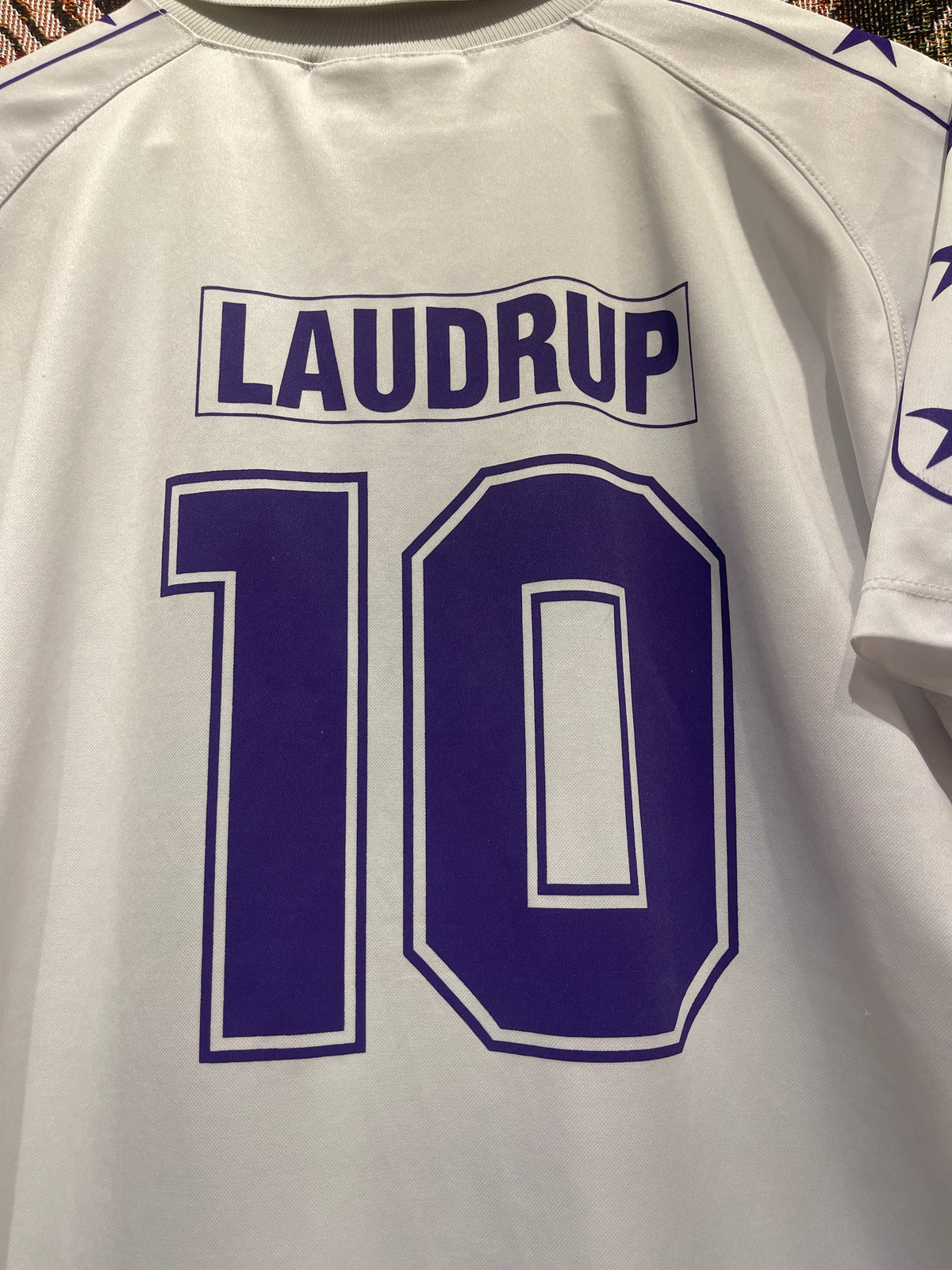 Real Madrid 1994-96 Taquy Home Kit. #10 Laudrup. (XL)