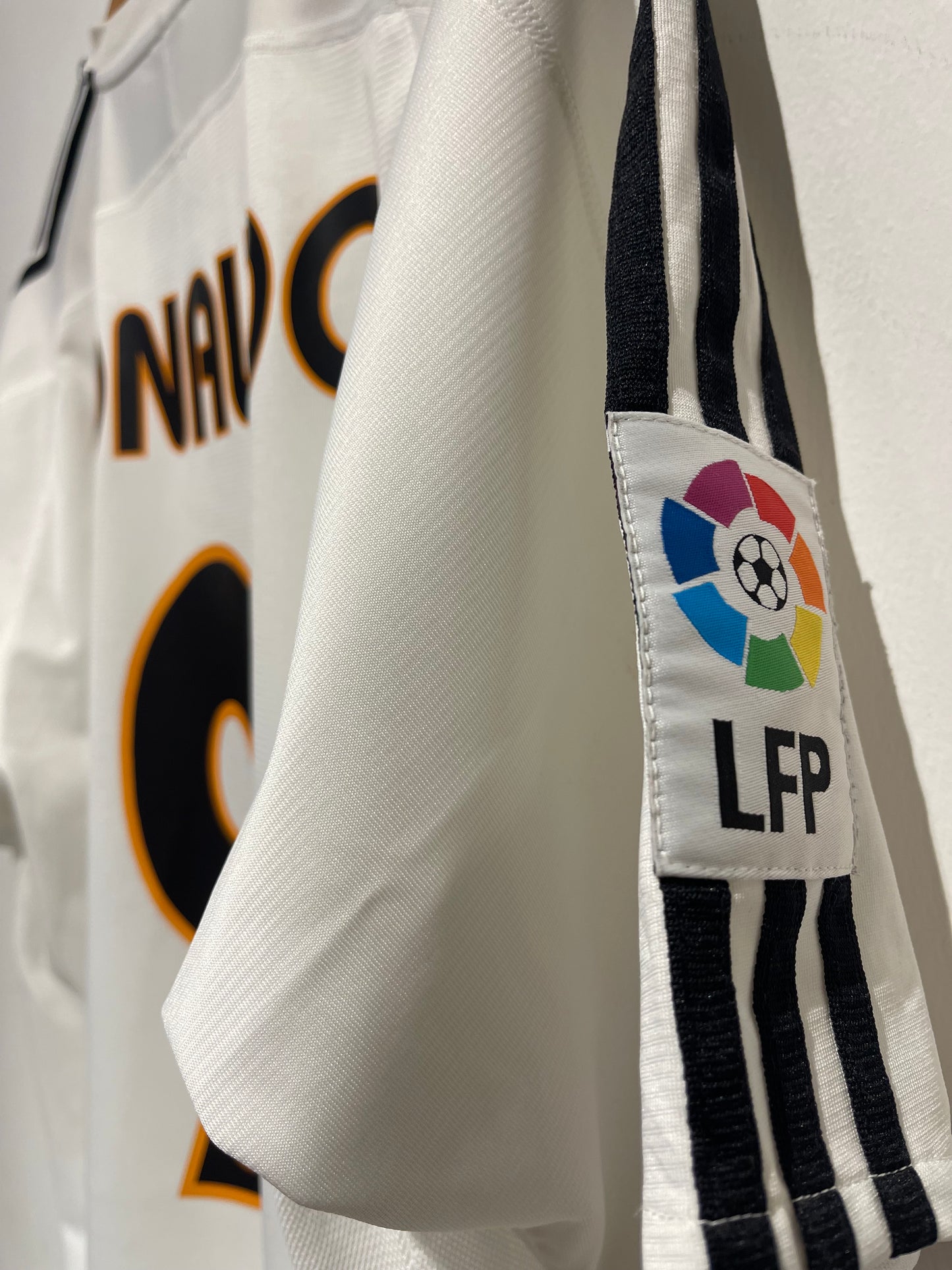 Real Madrid 2003-04 Home Kit. #9 Ronaldo. (M/L)