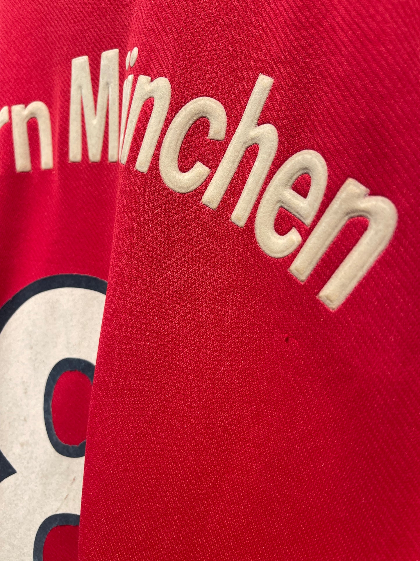 FC Bayern München 1999-01 Home Kit. (XL) #8 Strunz.