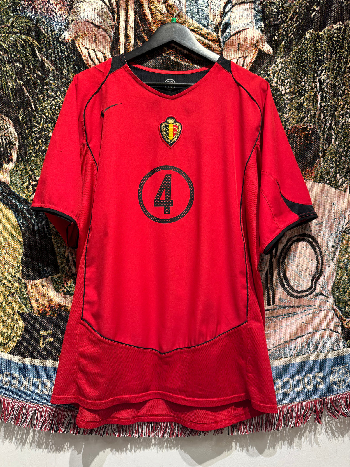 Belgien 2004-06 Home Kit. #4 Van Buyten. (XL)