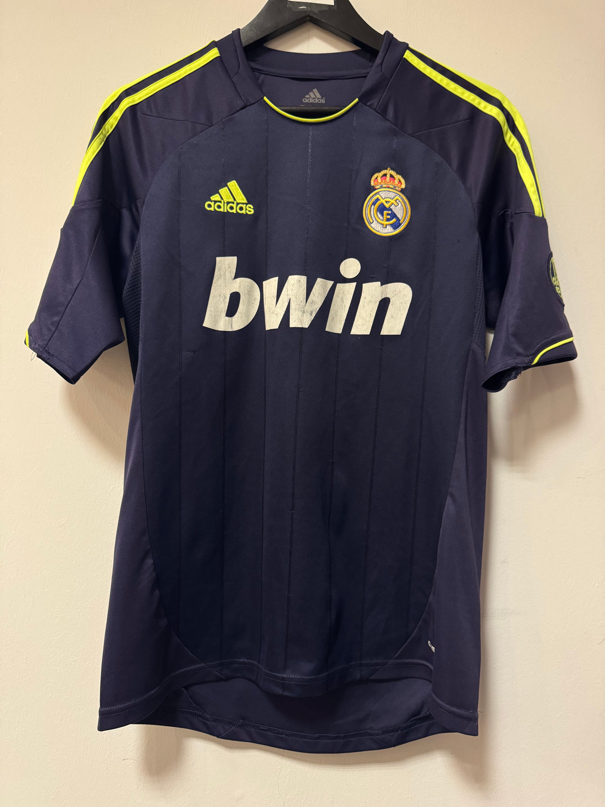 Real Madrid 2012-13 Away Kit. #9 Benzema. (S)