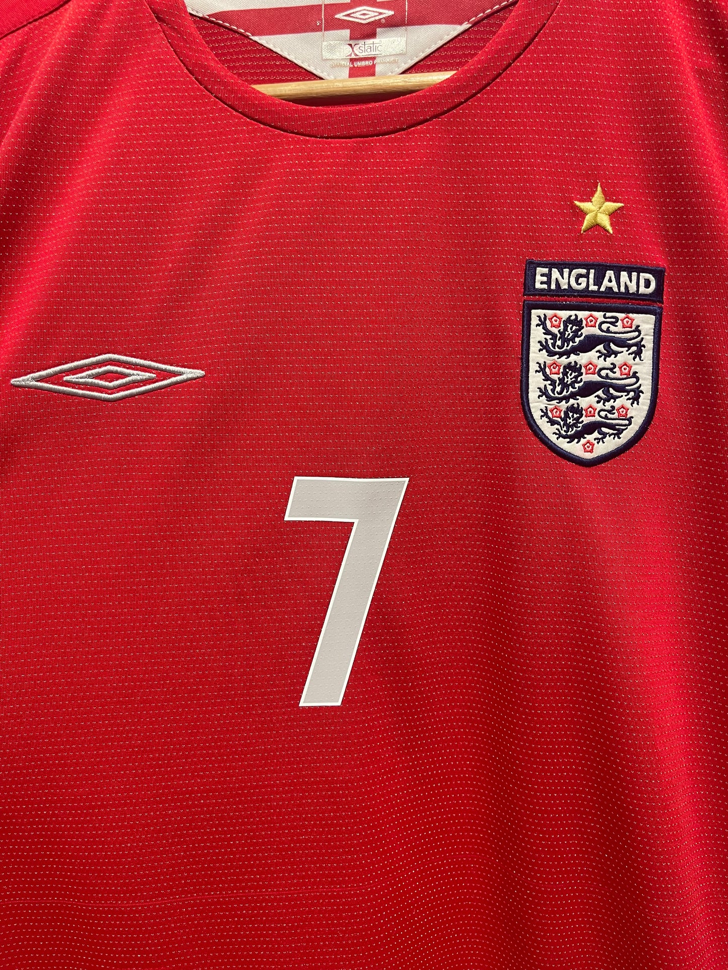 England 2004 Away Kit. (L) #7 Beckham.