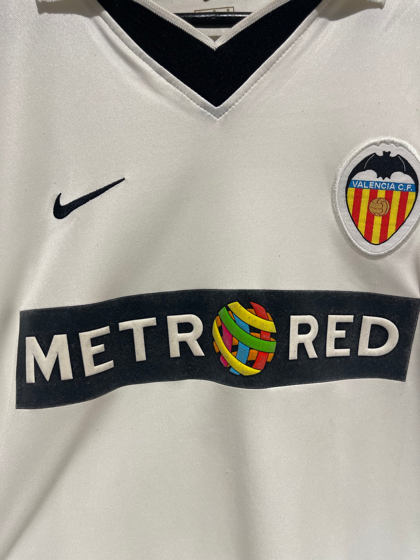 Valencia C.F.  2001/02 Home Kit. (L)