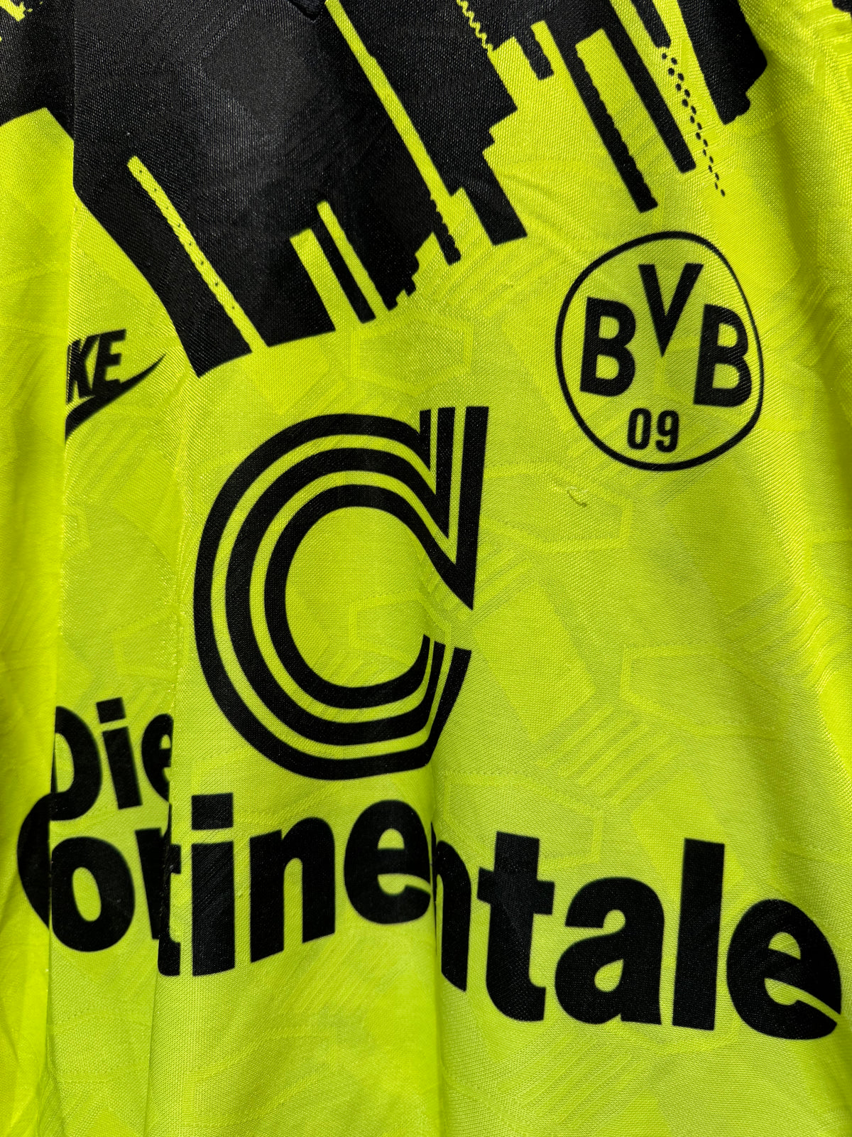 Borussia Dortmund 1993-94 Home Kit. (S/M)